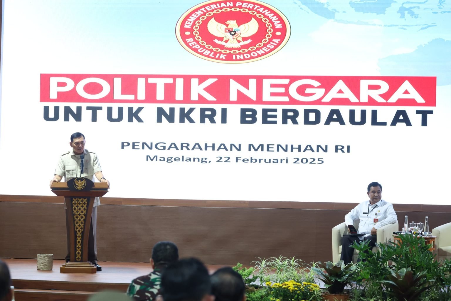 Beri Pembekalan di Retreat Kepala Daerah, Menhan Sjafrie Paparkan Sistem Pertahanan Negara